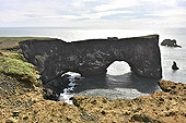 Arche basaltique (En fait double arche) - Falaises de "Dyrhólaey" - Islande