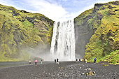 Chute de "Skógafoss" (62 m de haut, 25 m de large) - Islande