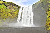 Chute de "Skógafoss" (62 m de haut, 25 m de large) - Islande