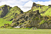 "Drangshlíd 2" - Le Trou de Hobbit - Islande