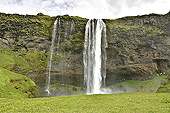 Chute d'eau de "Seljalandsfoss" - Islande