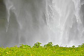 Détail de la puissance de la chute d'eau de "Seljalandsfoss" - Islande