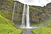 Chute d'eau de "Seljalandsfoss" - Islande