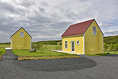 Petits bungalows de couleur de l'hôtel "Lækur" - Islande
