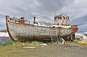 Épave d'un bateau dans le port de "Eyrarbakki" - Islande