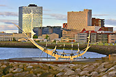 Sculpture "Le voyageur du Soleil", en islandais: "Sólfar", réalisée en 1990 par "Jón Gunnar Árnason" - Reykjavik - Islande