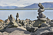 "Cairns" ou Montjoie à côté de l'opéra Harpa - Reykjavik - Islande