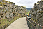 Descente dans la faille de "l'Almannagjá" - Parc National de "Thingvellir" - Islande