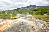 Site géothermique de "Geysir" - Sources d'eau chaude avec bouillonnement et vapeur - Islande