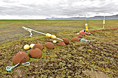 Péninsule de "Snæfellsnes" - Boules métalliques servant de lest pour les chaluts - Islande