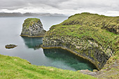Péninsule de "Snæfellsnes" - Falaises de "Lóndrangar" - Islande