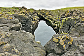 Péninsule de "Snæfellsnes" - Pont naturel - Falaises de "Lóndrangar" - Islande