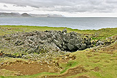 Péninsule de "Snæfellsnes" - Gouffre, affaissement dans la lave - Falaises de "Lóndrangar" - Islande