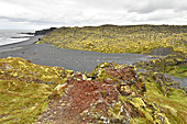 La plage de sable noir de "Djúpalónssandur" - Islande