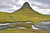 Mont "Kirkjufell", (Surnommé l'église) - Islande