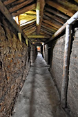 Ferme / Musée de Glaumbær - Long couloir de 22 m donnant accès à 9 des 13 maisons - Islande