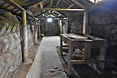 Ferme / Musée de Glaumbær - La salle avec la porte sud (Sortie de secours) - Islande