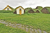 Ferme / Musée de "Glaumbær" à "Skagafjörõur", construite en tourbe, herbe et bois - Islande