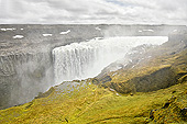 La chute d'eau de Dettifoss dans toute sa fureur - Islande