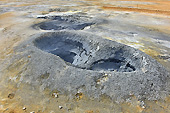 Marmite d’eau et de boue bouillonnante à 100°C - Solfatares de "Námafjall" - Islande