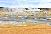 Monticule fumant de l’hydrogène sulfuré - Solfatares de "Námafjall" - Islande