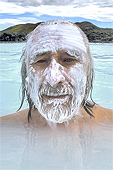 Claude BARDY au "Blue Lagoon" avec un masque de beauté - "Bláa Lónid" en islandais, nom d'une station thermale - Islande