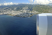 Survol de la ville de Saint Denis avant l'atterrissage - La Réunion