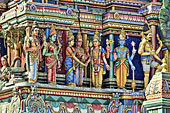 Détails des divinités indiennes qui y sont représentées: Agni, Shiva, Ganesh, etc. - Temple Tamoul du Colosse - La Réunion