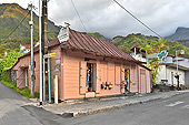 Magasin de souvenirs et pharmacie à Hell Bourg - La Réunion