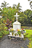 Tombe à coté de l'église "Sainte-Anne de Saint-Benoît" à Sainte Anne - La Réunion