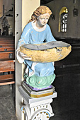 Bénitier à l'entrée de l'église "Sainte-Anne de Saint-Benoît" et de la Chapelle "Sainte-Thérèse" - La Réunion