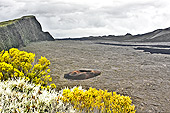 Le "Formica Leo" dans l'enclos vu du "Pas de Bellecombe" - Piton de la Fournaise - La Réunion