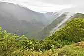 Plaine des Cafres en surplomb de la vallée encaissée de la rivière des Remparts - La Réunion