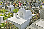 Tombes mélangeant plusieurs religions à Saint Pierre - La Réunion