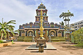 Temple Tamoul "Shri Maha Badra Karli" situé dans le quartier de la "Ravine Blanche" à Saint Pierre - La Réunion