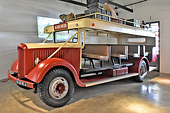 Autocar "Ti car courant d'air" (1920) 12 places assises - "Musée Stella Matutina" - La Réunion