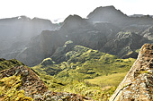 Vue plongeante sur le cirque de Mafate - La Réunion