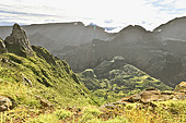 Vue plongeante sur le cirque de Mafate - La Réunion
