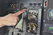 Mise en route de l'hélicoptère "Écureuil Eurocopter" de la compagnie "Hélilagon" - La Réunion