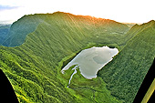 Lac et paysage montagneux vue du ciel - La Réunion
