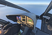 Poste de pilotage de "l'Écureuil Eurocopter" de la compagnie "Hélilagon" - La Réunion