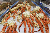 Crabes géants sur le marché aux poissons de BERGEN - NORVÈGE