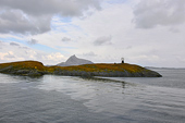 Globe du Cercle Polaire Arctique sur l'ile Vikingen - NORVÈGE (31-05-2017 / 07H20)