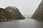 Le Trollfjord dans le Raftsundet - Détroit séparant les archipels des Lofoten et des Vesterålen - NORVÈGE (31-05-2017 / 23H30)