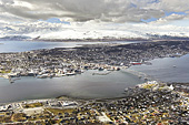 La baie de TROMSØ - NORVÈGE vue depuis le téléphérique (01-06-2017 / 17H00)