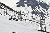 Pylônes des anciennes télébennes pour le transport du charbon - LONGYEARBYEN - SVALBARD (03-06-2017 / 08H35)