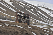 Pylônes des anciennes télébennes pour le transport du charbon - LONGYEARBYEN - SVALBARD (03-06-2017 / 08H45)
