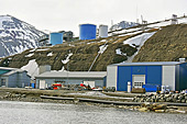 Entrepôts - Port de LONGYEARBYEN - SVALBARD (03-06-2017 / 08H45)