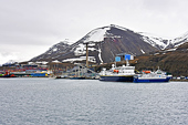 Départ du port de LONGYEARBYEN - SVALBARD (01-06-2018 / 16H50)