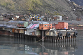 Arrivée dans le port de la ville minière russe du "Trust Arktikougol" - BARENTSBURG - SVALBARD (01-06-2018 / 19H50)